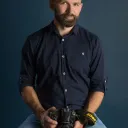 Przemysław Mazur - dojrzały facet z brodą.